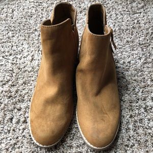 Tan American Eagle booties NWOT